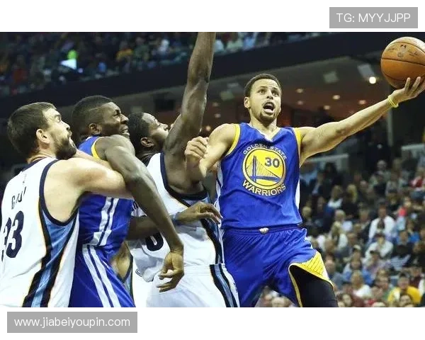 快船力克鹈鹕豪取连胜 状态火热送对手惨遭开季五连败